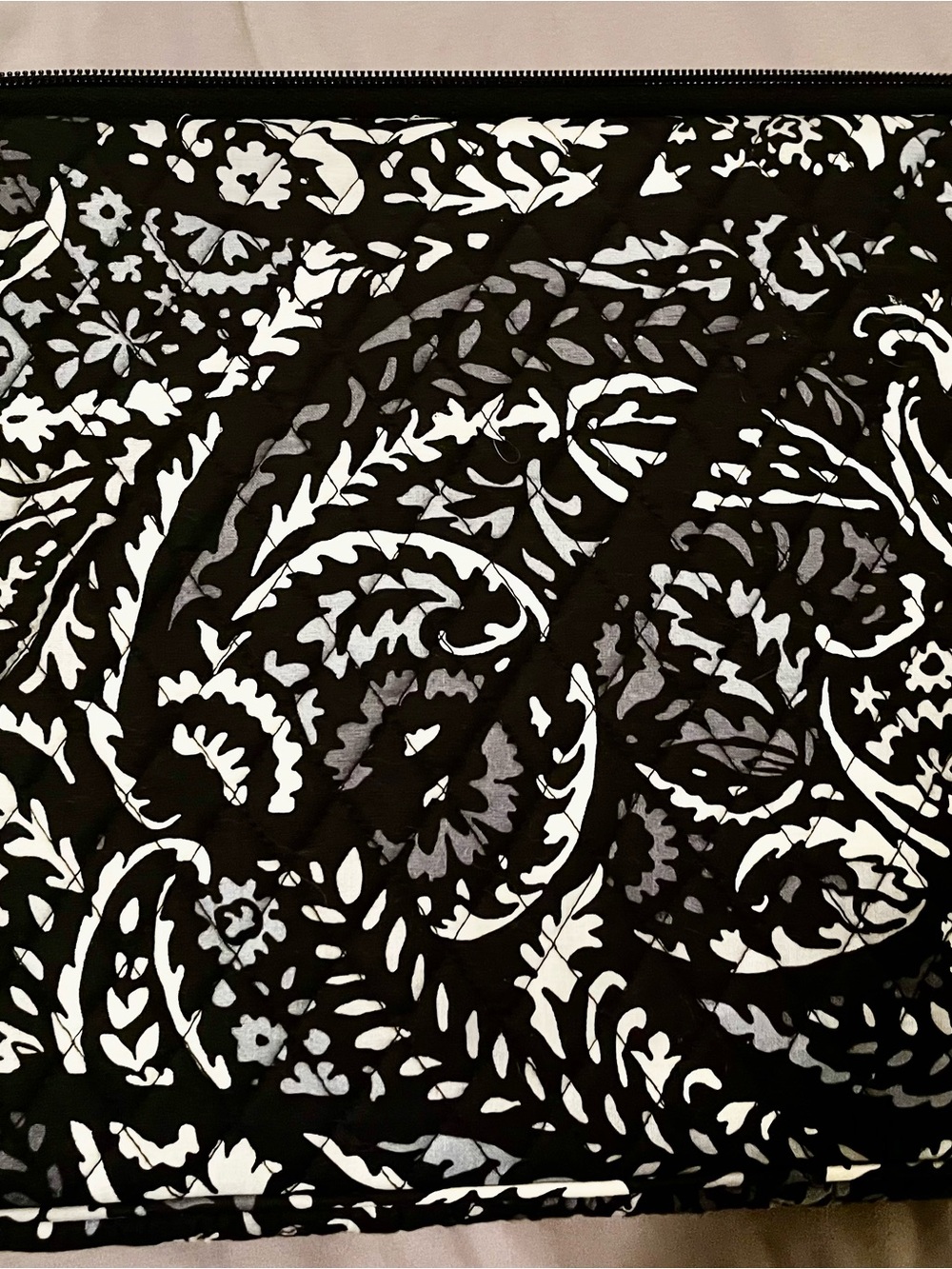 Black and White Paisley Quilted Pouch